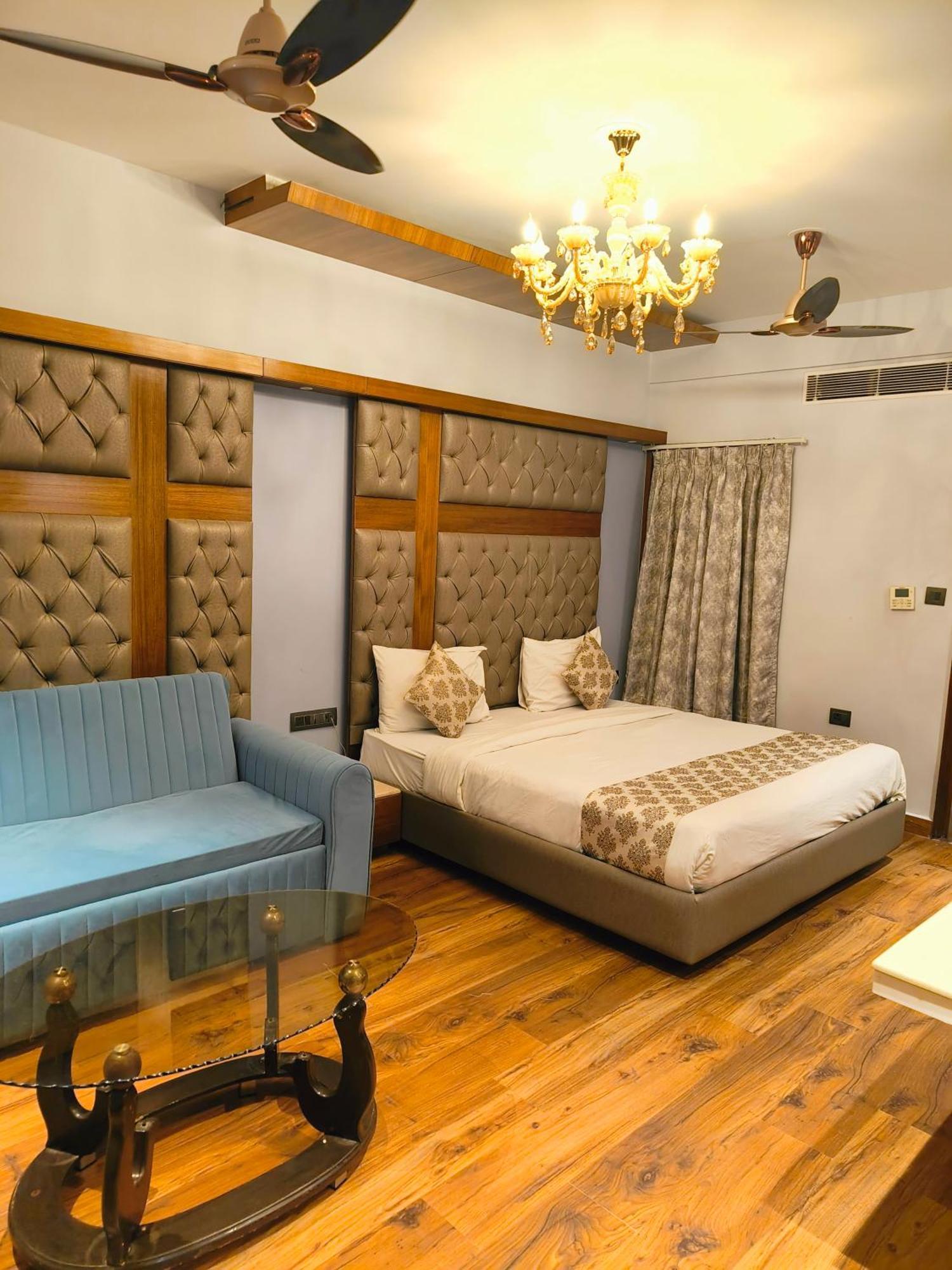 The Pearl, Center - Traveler's Choice Award Winner For 2025 Hotel