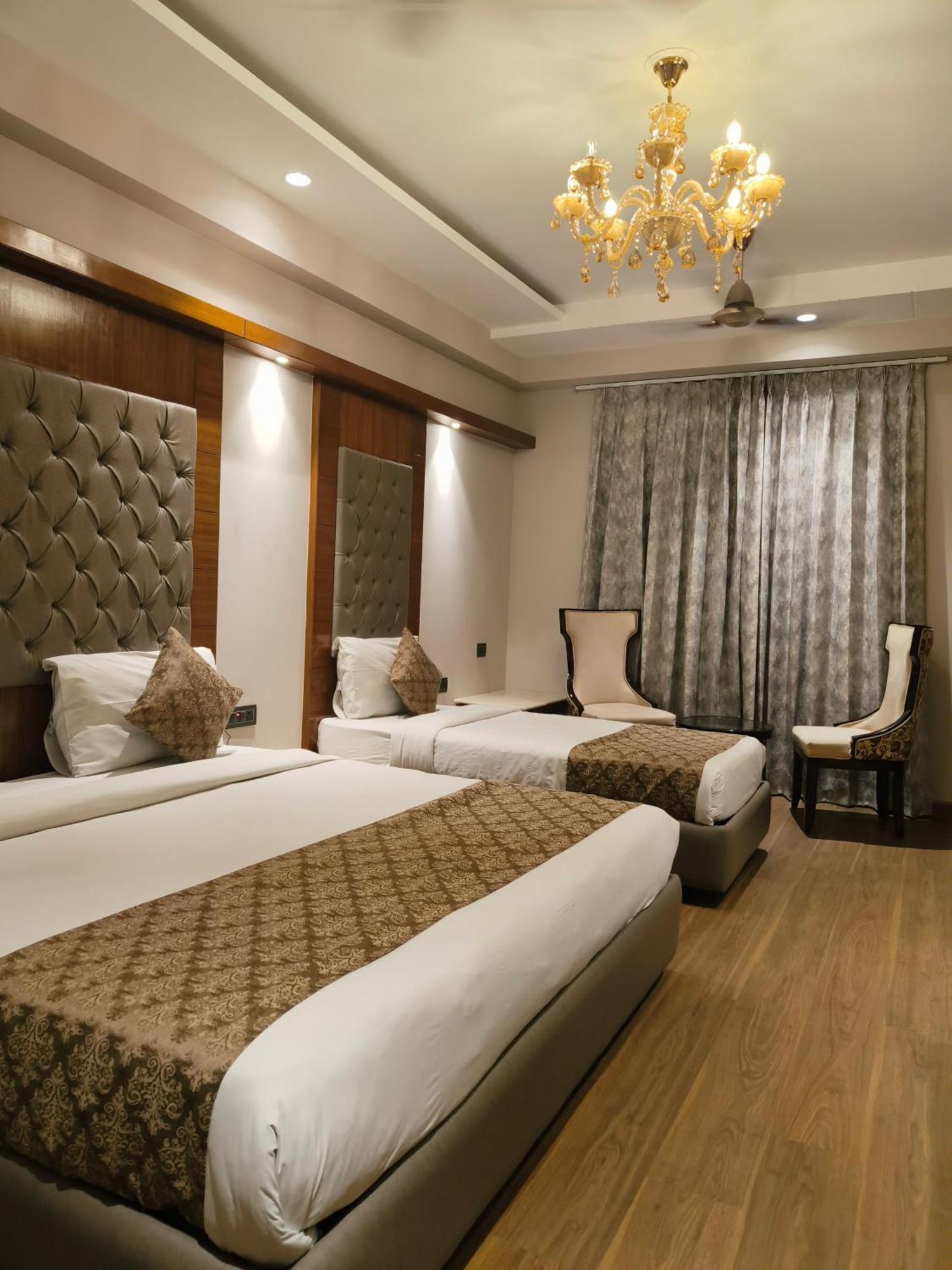 The Pearl, Center - Traveler's Choice Award Winner For 2025 Hotel 4*