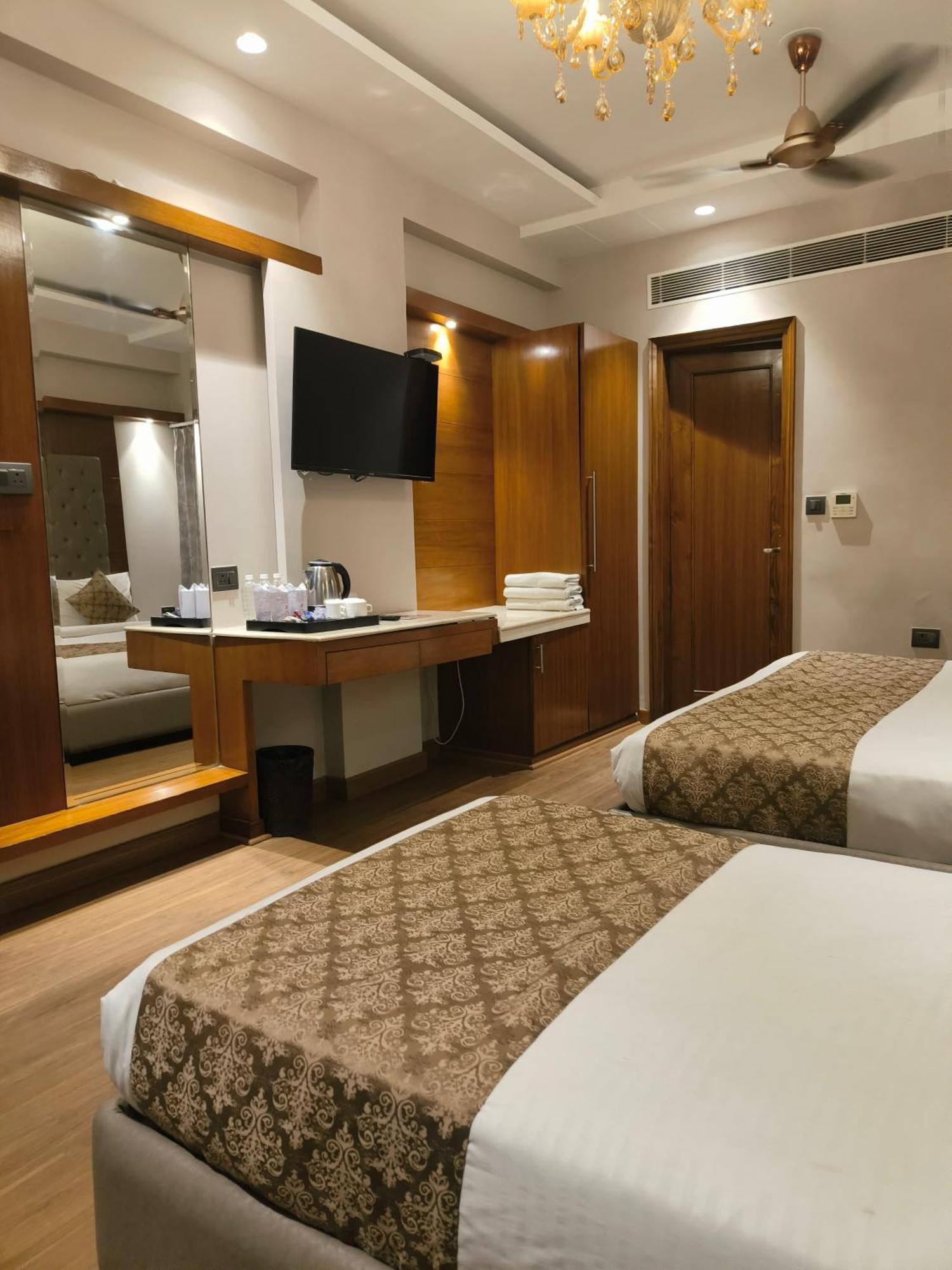The Pearl - Free Airport Pickup - Traveler's Choice Award Winner For 2025 Hotel New Delhi