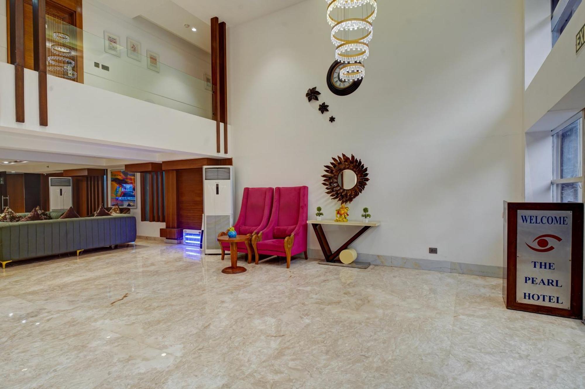 The Pearl - Free Airport Pickup - Traveler's Choice Award Winner For 2025 Hotel New Delhi
