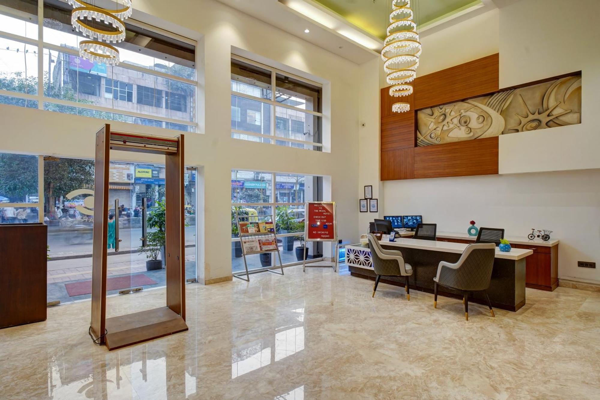 The Pearl - Free Airport Pickup - Traveler's Choice Award Winner For 2025 4* New Delhi
