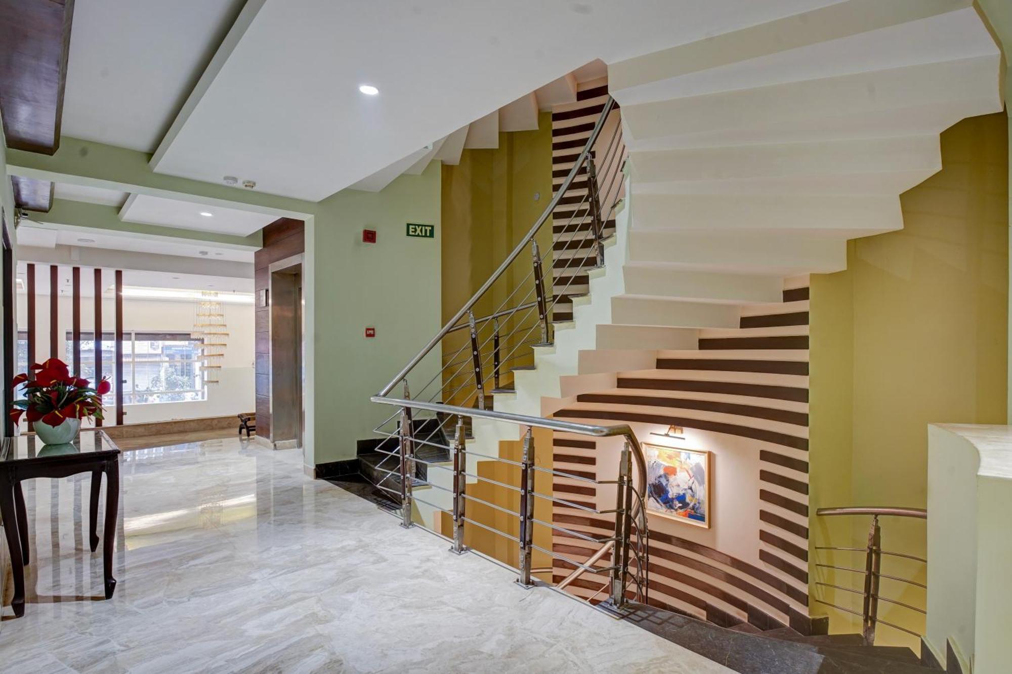 The Pearl - Free Airport Pickup - Traveler's Choice Award Winner For 2025 4* New Delhi