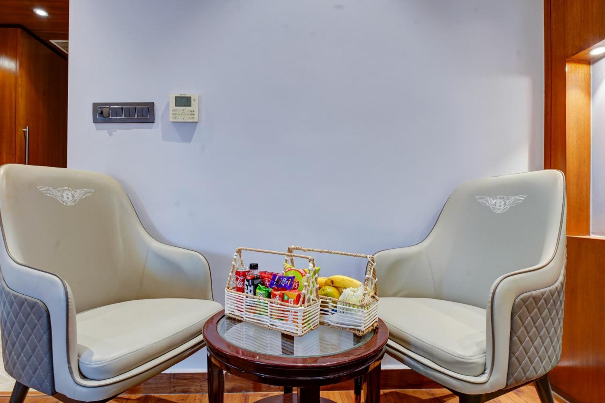The Pearl - Free Airport Pickup - Traveler's Choice Award Winner For 2025 New Delhi